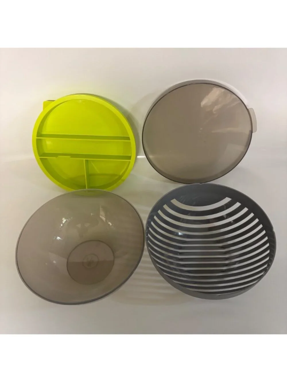 Pampered Chef Salad Cutting Bowl Set 4 Pieces Green Gray Plastic 8-Inch Diameter